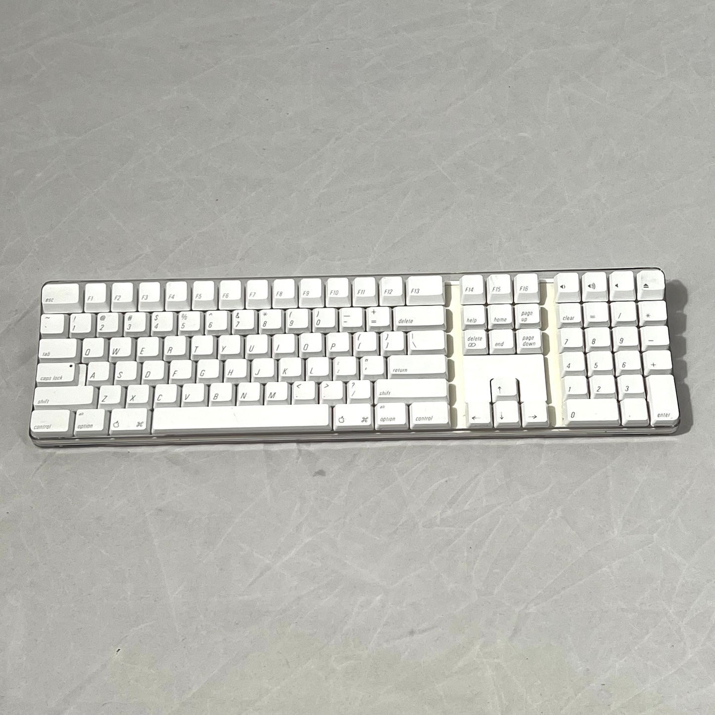 Apple Wireless Keyboard A1016