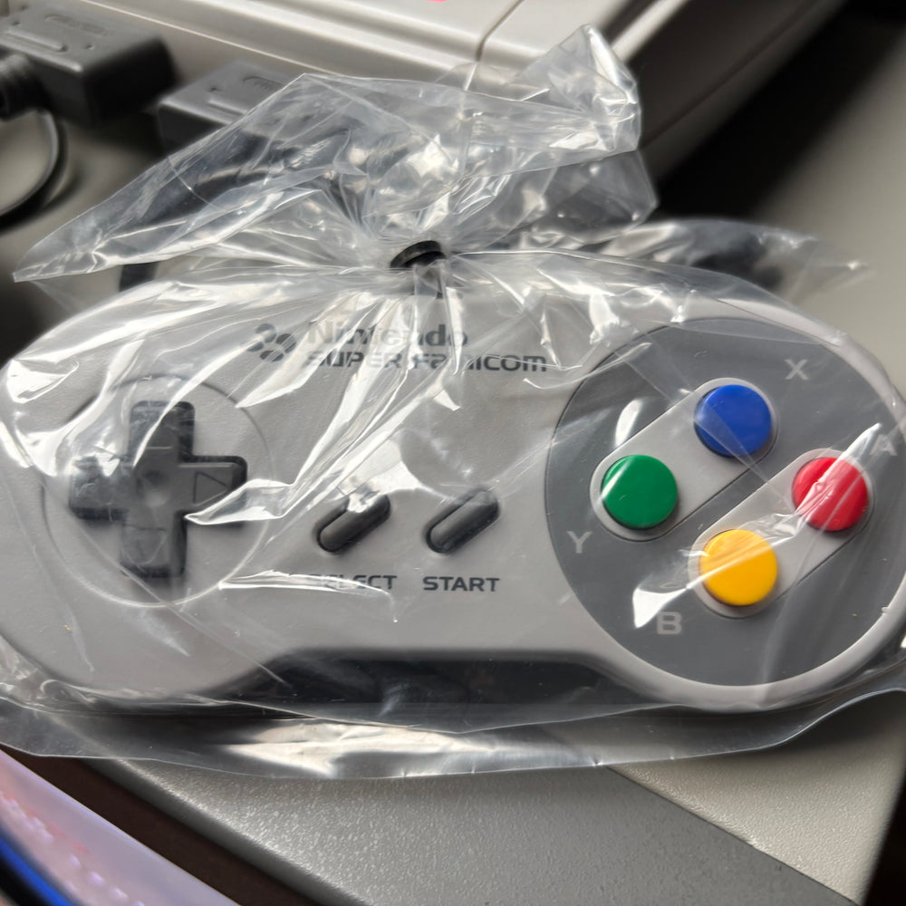 
                      
                        Super Famicom
                      
                    