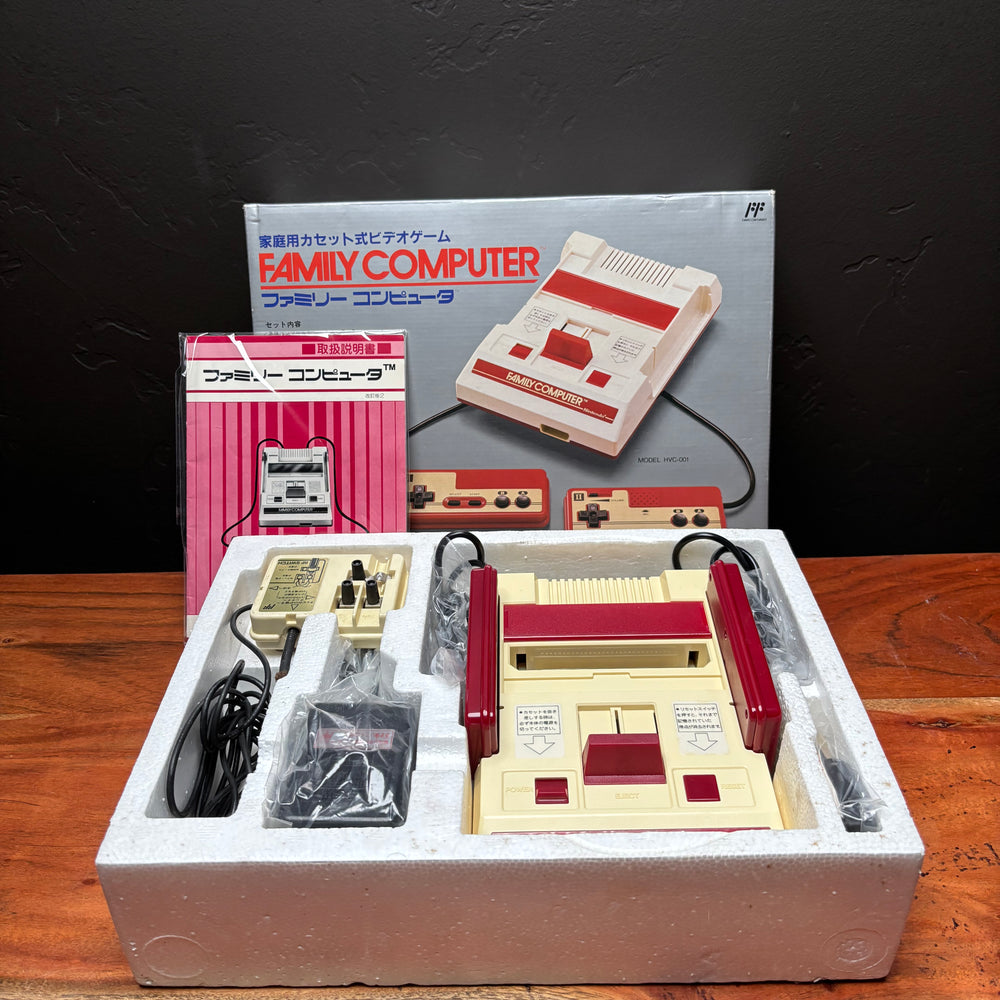 Nintendo Famicom + Manual